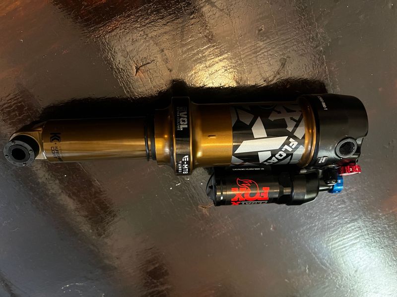 Fox FLOAT X2 Factory 2pos-Adj 2024 bike de segunda mano — imagen 2 de 5