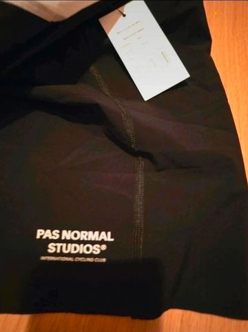 Pas Normal Studios Bibshorts 2025 bike d'occasion — image 3 sur 7