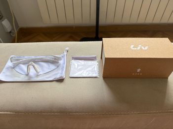 Used Liv Hurricane Photocromatic Glasses 2025 bike — image 2 of 4