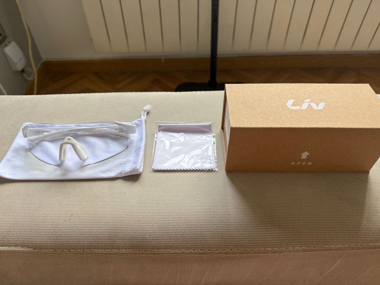 Used Liv Hurricane Photocromatic Glasses 2025 bike — image 2 of 4