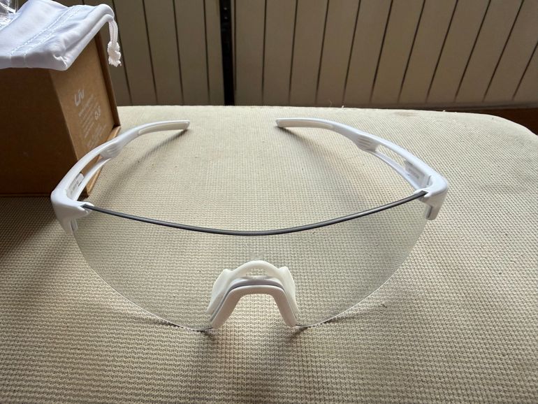 Used Liv Hurricane Photocromatic Glasses 2025 bike — image 3 of 4