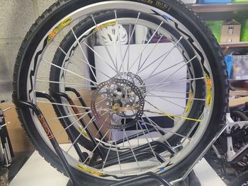 Used Mavic Crossmax 2003 bike — image 2 of 9