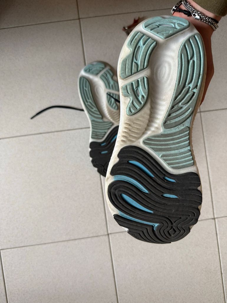 Used Brooks Glycerin GTS 22 2025 bike — image 4 of 7