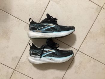 Used Brooks Glycerin GTS 22 2025 bike