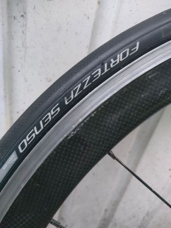 Used Ffwd 40mm carbon Wheelset Rimbrake 2018 bike — image 7 of 9