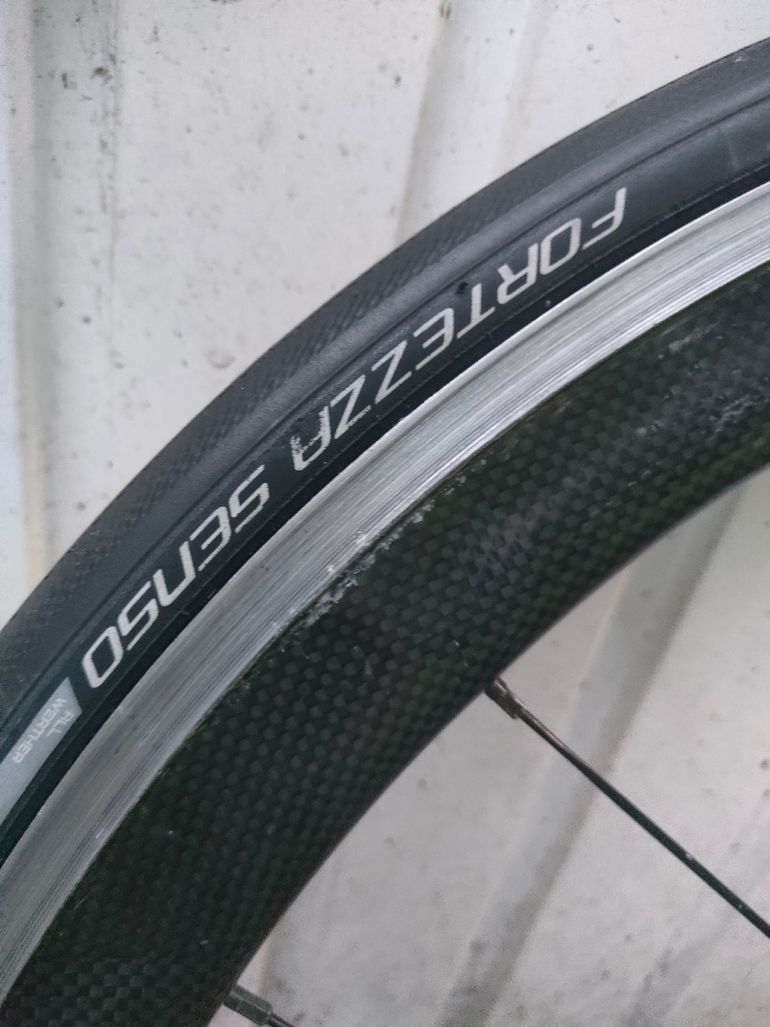 Used Ffwd 40mm carbon Wheelset Rimbrake 2018 bike — image 7 of 9