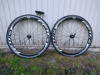 Used Ffwd 40mm carbon Wheelset Rimbrake 2018 bike — image 2 of 9