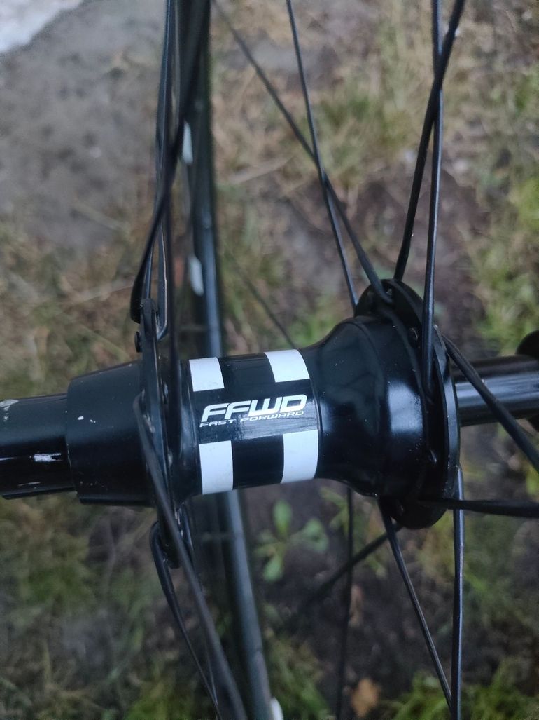Used Ffwd 40mm carbon Wheelset Rimbrake 2018 bike — image 8 of 9