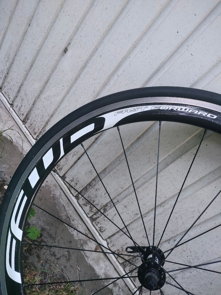 Used Ffwd 40mm carbon Wheelset Rimbrake 2018 bike — image 3 of 9