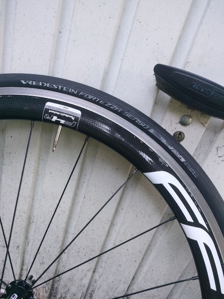 Used Ffwd 40mm carbon Wheelset Rimbrake 2018 bike — image 4 of 9