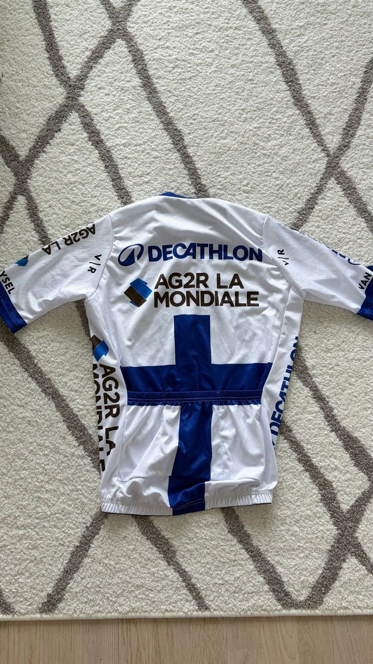 Used Van Rysel Jersey 2024 bike — image 2 of 4