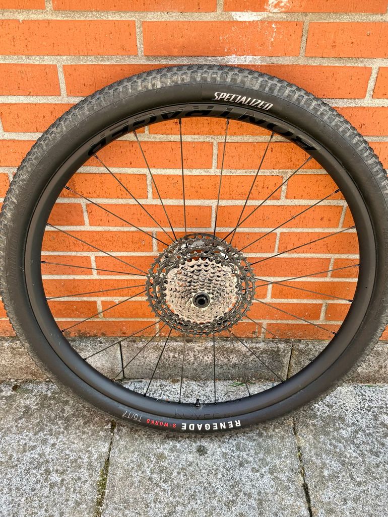 Used Bontrager Kovee RSL 30 TLR Boost 29 MTB 2024 bike — image 5 of 7