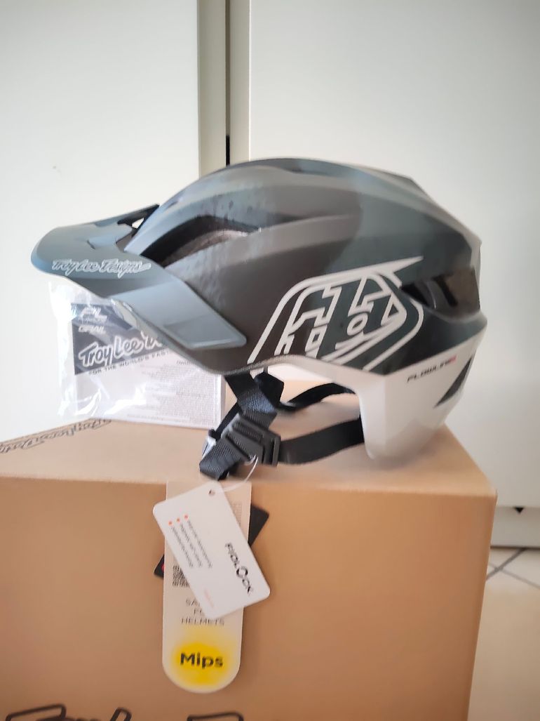 Used Troy Lee Designs Flowline SE 2026 bike — image 1 of 12