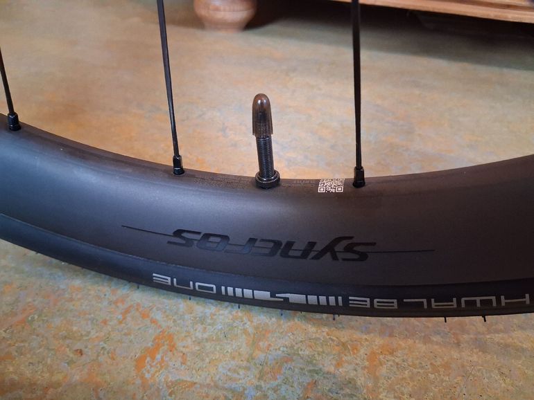 Used Syncros Capital 1.0s 40mm Wheelset with Shimano Ultegra 12-speed cassette and 140/160mm rotors 2026 bike — image 5 of 5