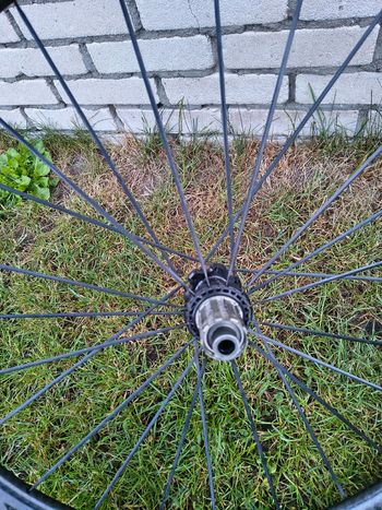 Used Mavic Cosmic Pro Carbon Wheelset bike — image 8 of 9