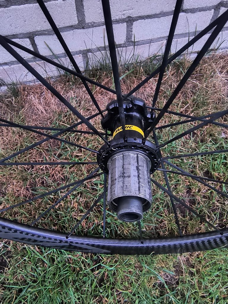 Used Mavic Cosmic Pro Carbon Wheelset bike — image 6 of 9