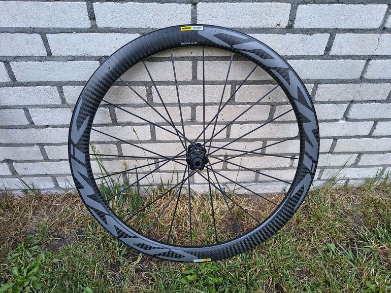 Used Mavic Cosmic Pro Carbon Wheelset bike — image 5 of 9