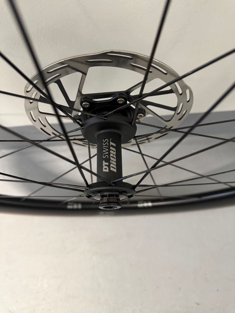 Used Dt Swiss ARC 1600 DICUT db 62 bike — image 2 of 6