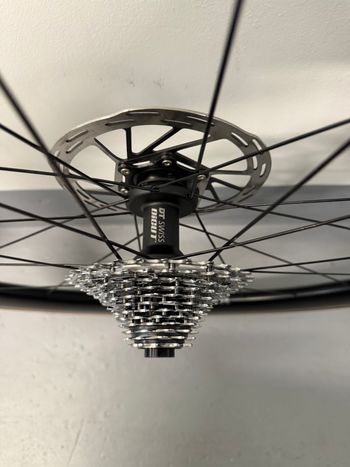 Used Dt Swiss ARC 1600 DICUT db 62 bike — image 3 of 6