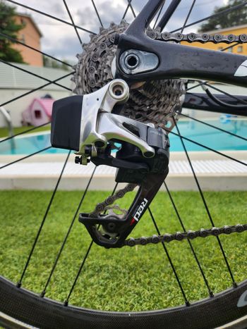 Used Sram Red 11-speed bike — image 5 of 6
