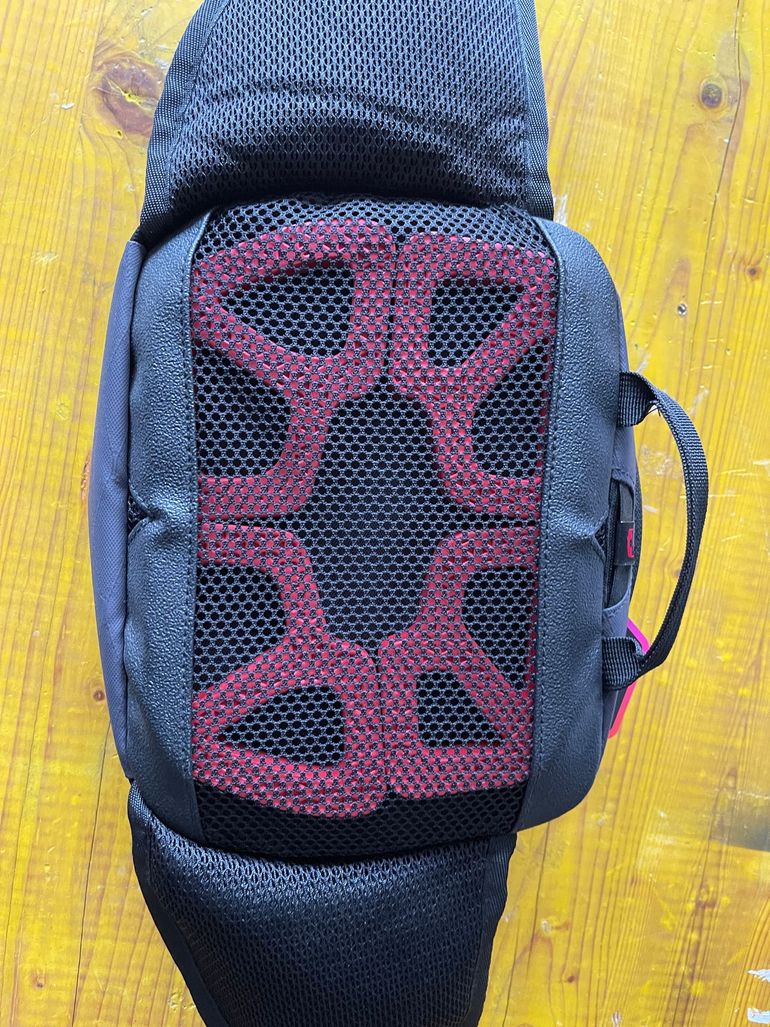Used LEATT marsupio core 1.5 2025 bike — image 3 of 6