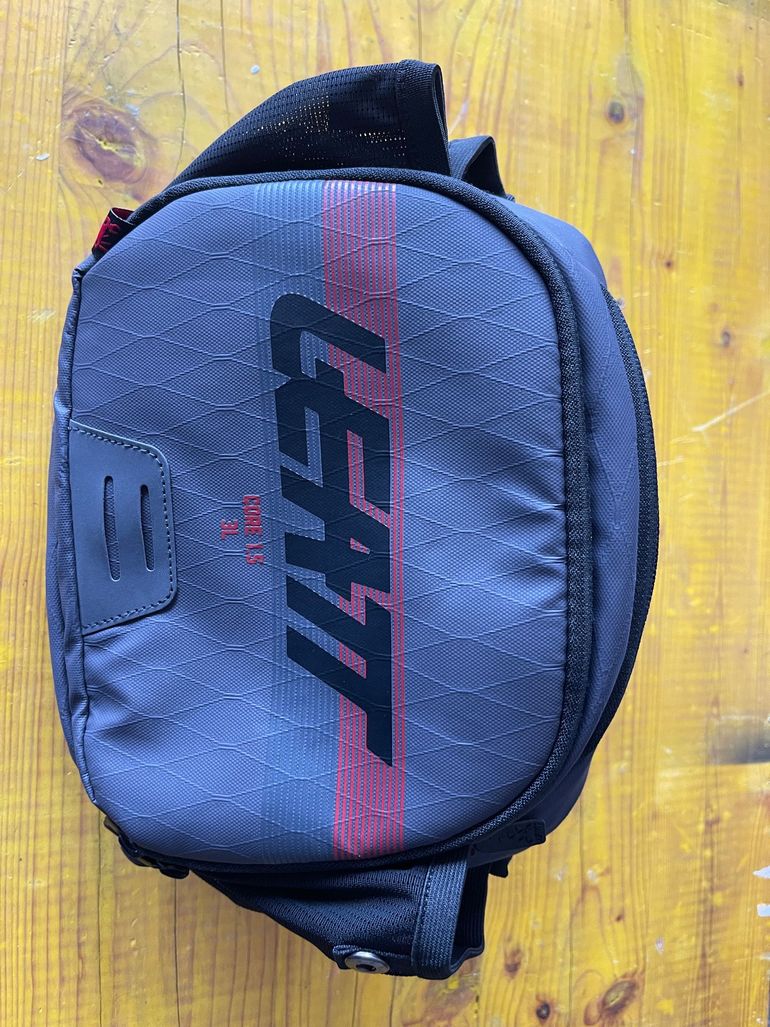 Used LEATT marsupio core 1.5 2025 bike — image 1 of 6