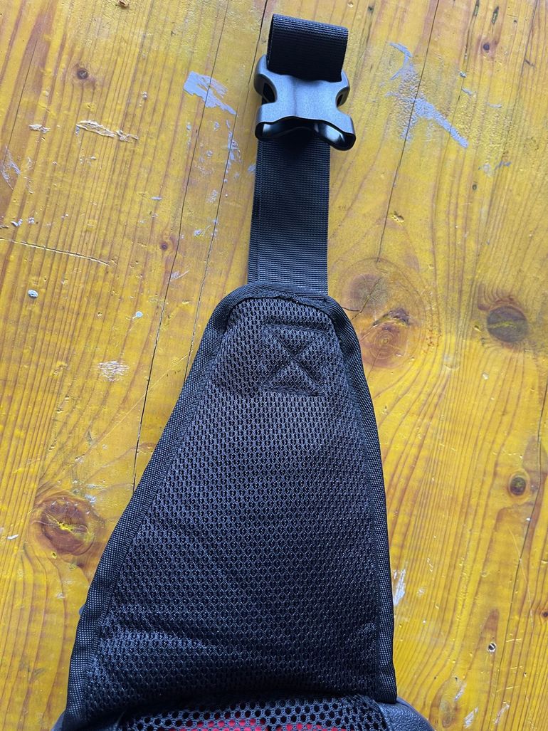 Used LEATT marsupio core 1.5 2025 bike — image 4 of 6