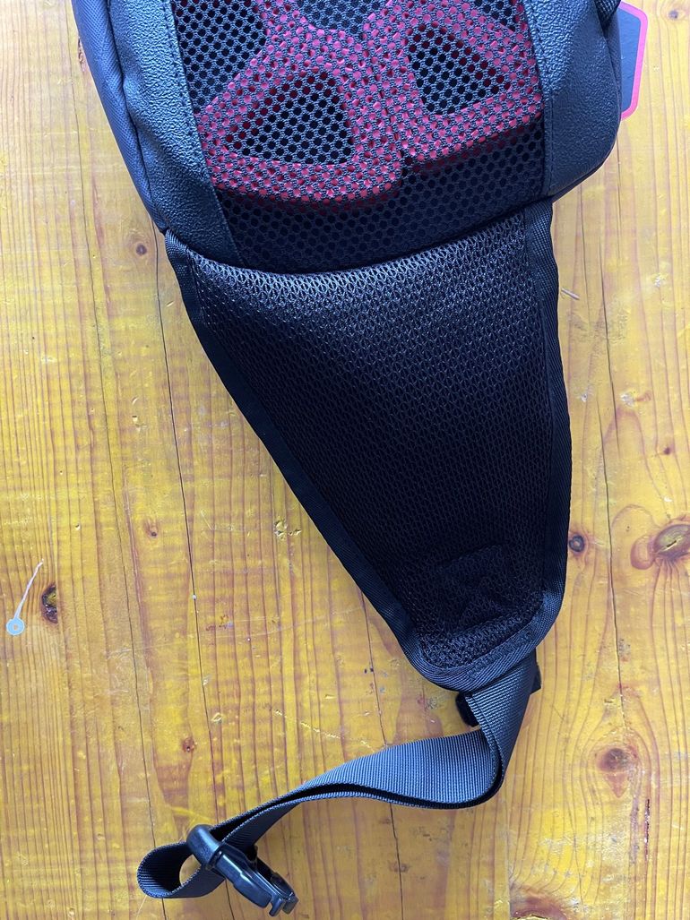 Used LEATT marsupio core 1.5 2025 bike — image 5 of 6