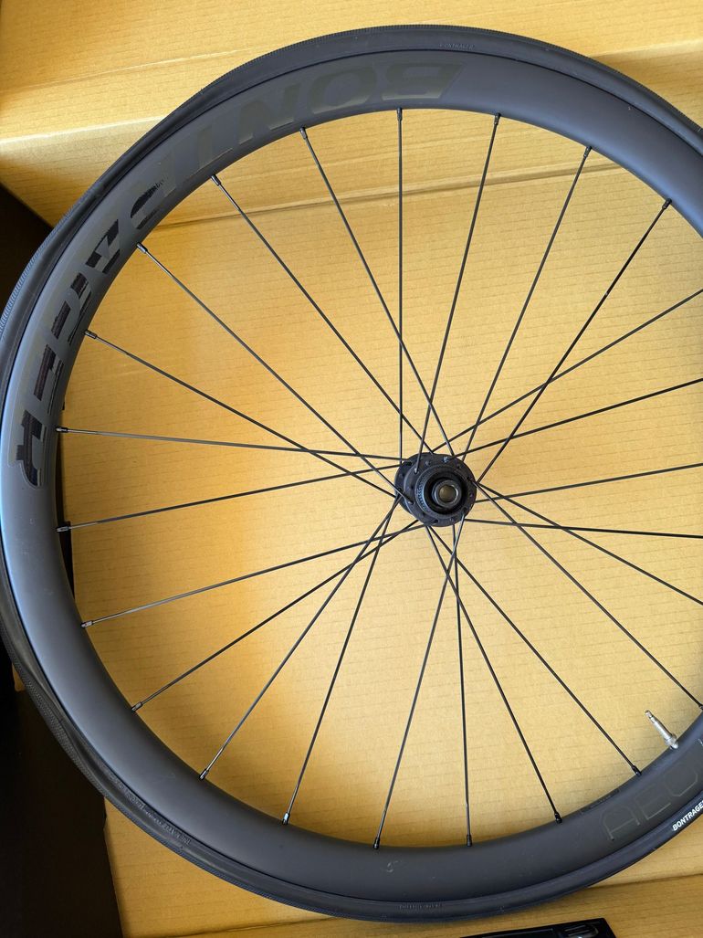 Used Bontrager Aeolus Elite Disc 35 2024 bike — image 2 of 8