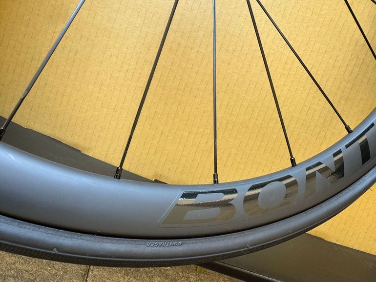 Used Bontrager Aeolus Elite Disc 35 2024 bike — image 4 of 8