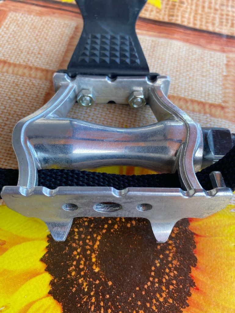 Used Vp Components Vintage VP-386 Pedals with Toe Clips and Straps bike — image 6 of 13