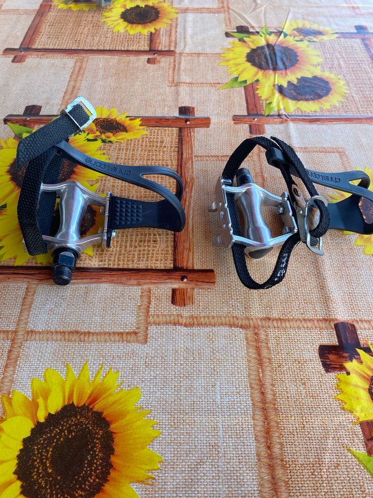 Used Vp Components Vintage VP-386 Pedals with Toe Clips and Straps bike — image 4 of 13