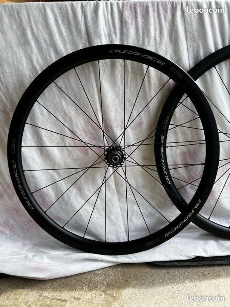 Used Shimano Roues Dura Ace C36 OU C50 neuves à boyaux bike — image 3 of 5