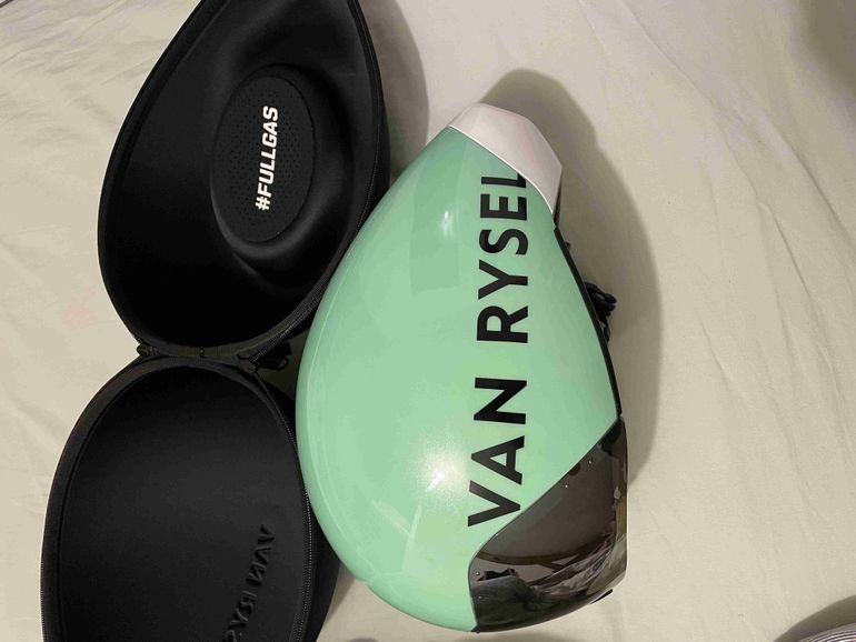 Used Van Rysel Casque XCR Ag2R Décathlon S ou L bike — image 2 of 5