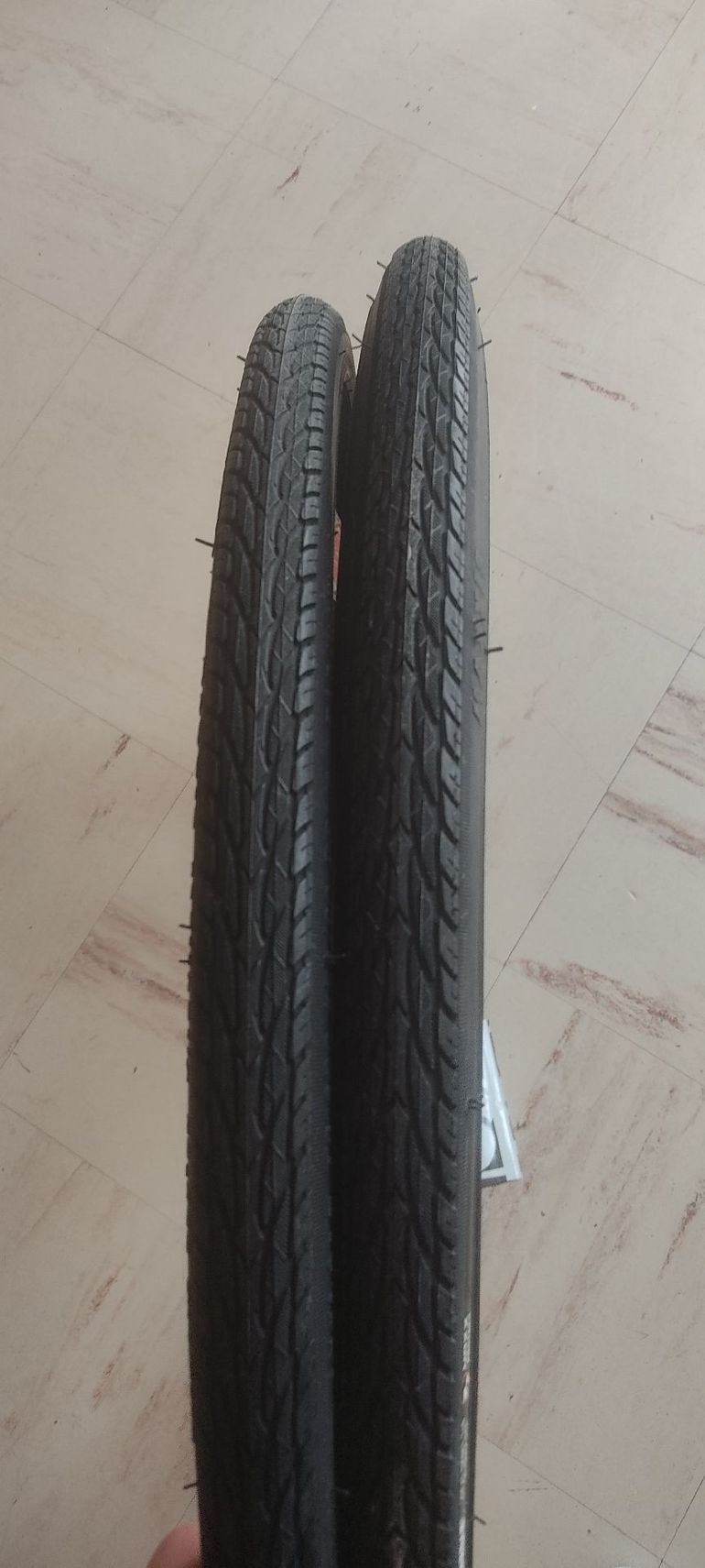 Used Maxxis 32mm Tires bike — image 3 of 4