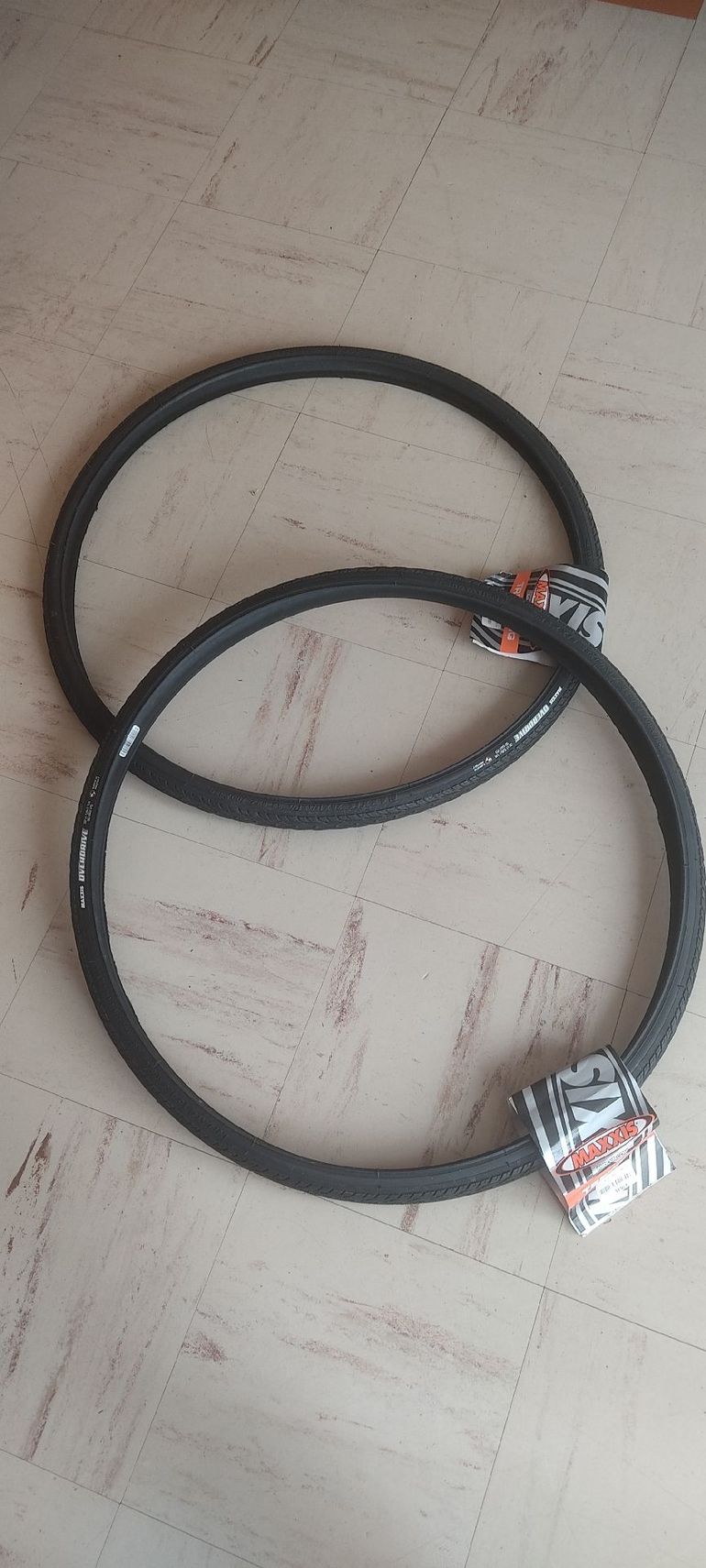 Used Maxxis 32mm Tires bike — image 1 of 4