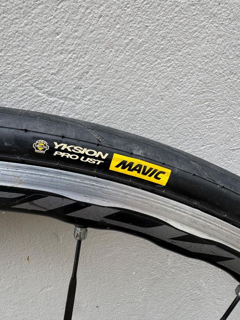 Used Mavic ksyum bike — image 3 of 6