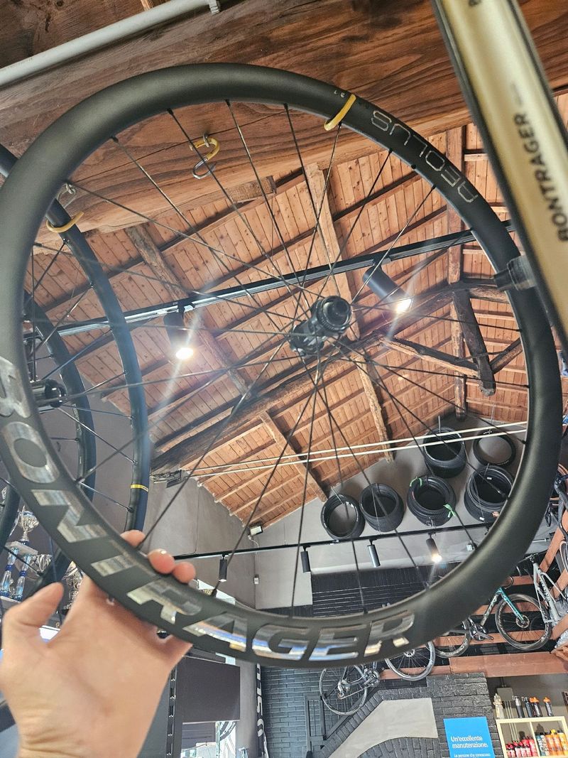 Gebrauchtes Bontrager Aeolus pro 37 bike — Bild 1 von 2