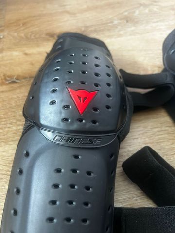 Gebrauchtes dainese Knee V E1 bike — Bild 2 von 3
