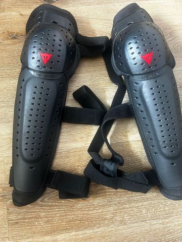 Used dainese Knee V E1 Cycling Clothing