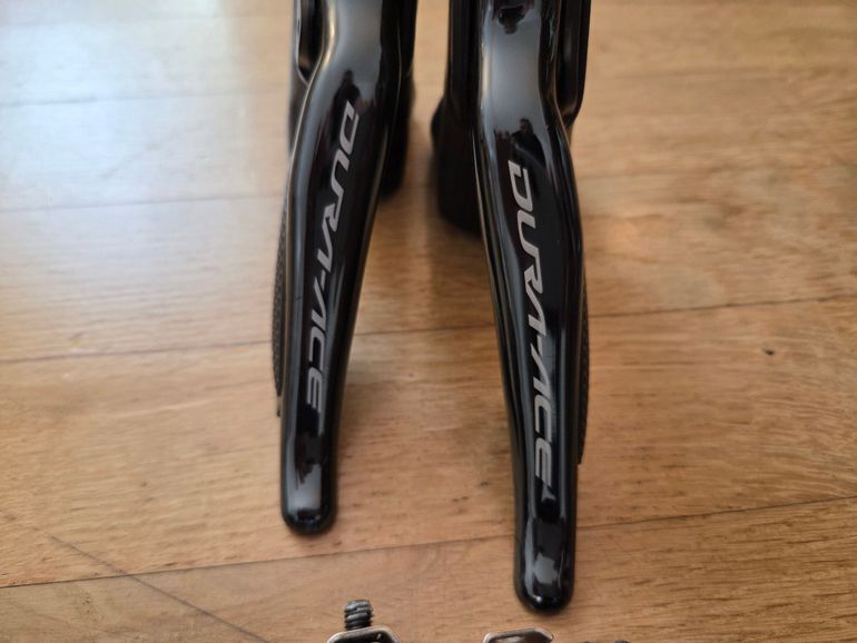 Used Shimano Dura-Ace Di2 11-speed Groupset 2022 bike — image 4 of 13