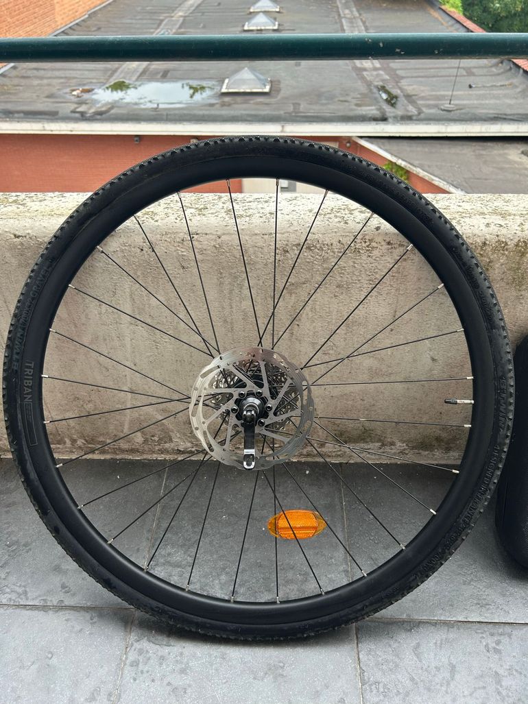 Used Triban Rear cWheel Complete with Gravel Tire 700c, Microshift Cassette, 160mm Brake bike — image 2 of 8