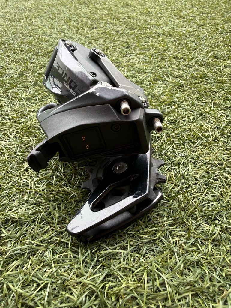 Used Sram Force Etap Axs 12V 33T 2025 bike — image 5 of 8