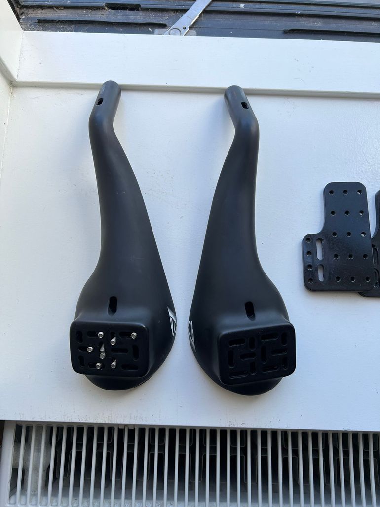 Used BALUGOE Carbon aero bars 2025 bike — image 5 of 7