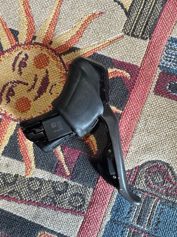 Used Shimano ST-R785 Di2 Hydraulic Disc Brake Dual Control Lever bike — image 3 of 7