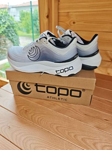 Tweedehands Topo Athletic Aura bike — afbeelding 1 van 4