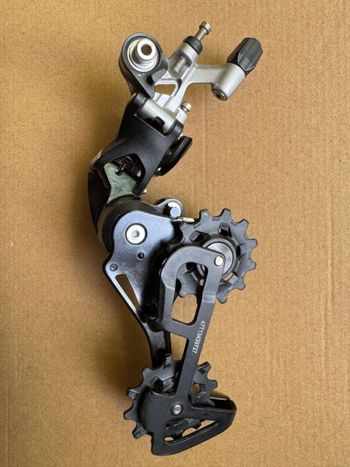 Used Sram rival rear derailleur bike — image 2 of 4