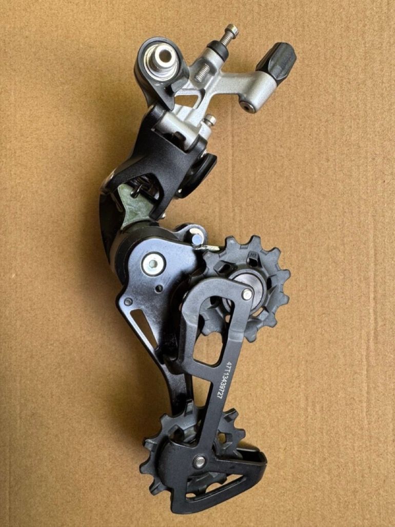 Used Sram rival rear derailleur bike — image 2 of 4
