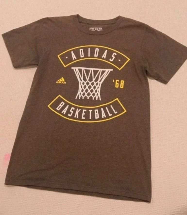 Used Adidas T-shirt Uomo Basket Small bike — image 1 of 9