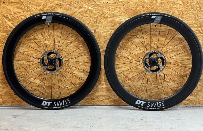 Used Dt Swiss ARC 1400 Carbon Wheelset 2025 bike — image 1 of 5